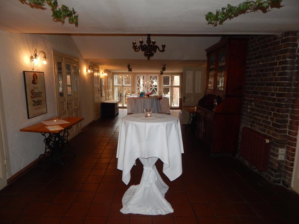 Hotel Alte Foersterei Kloster Zinna Экстерьер фото